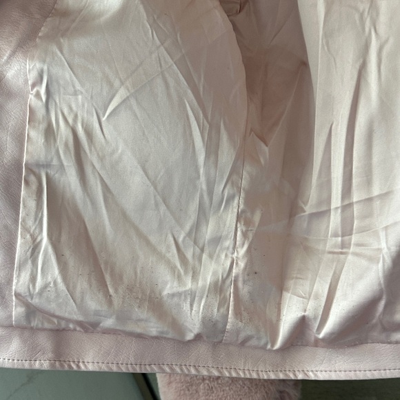 Blank NYC Faux Fur Cropped Bomber Jacket w/ Faux Leather Buckle Details - Picture 6 of 11